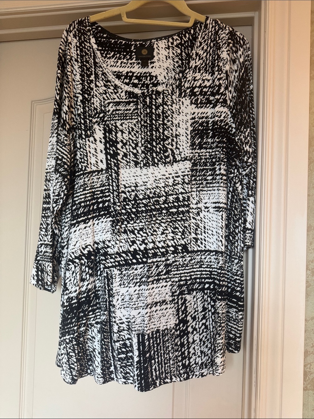 JM Collection Black & White Abstract Scoop Neck Tunic